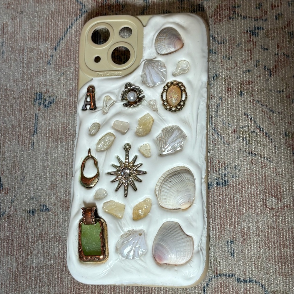 Seashell iPhone 13 Case